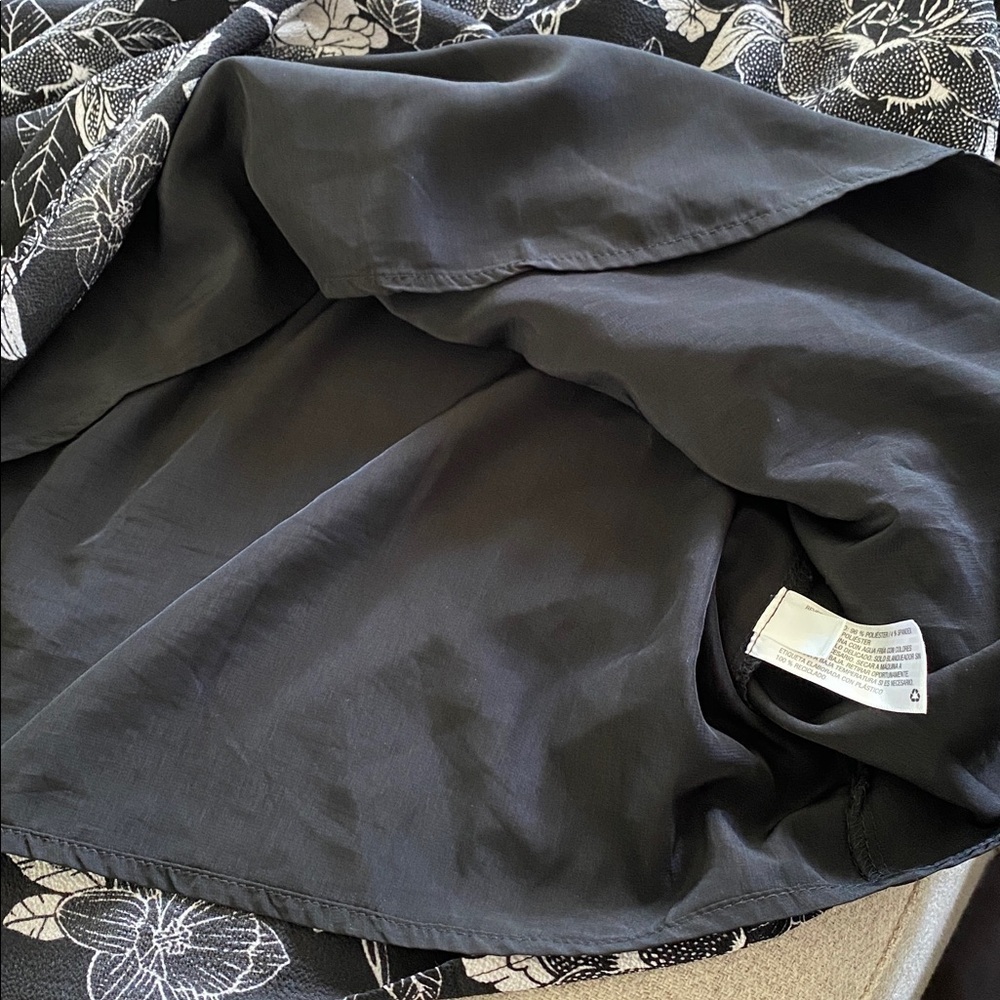 Target Black and White Floral Maternity Dress - Picture 4 of 5